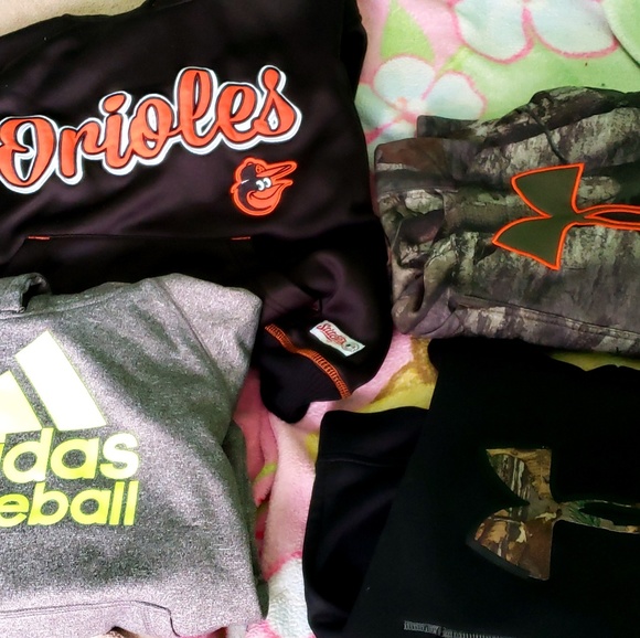 4 boys sweatshirts - Picture 1 of 3